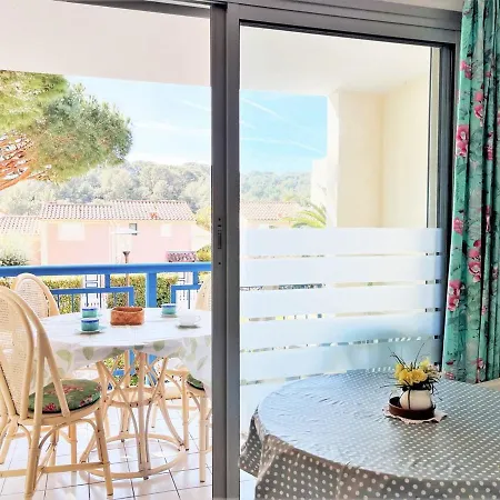 Familial Avec Piscine, Terrasse Et Parking Au Lavandou - 5 Couchages *
